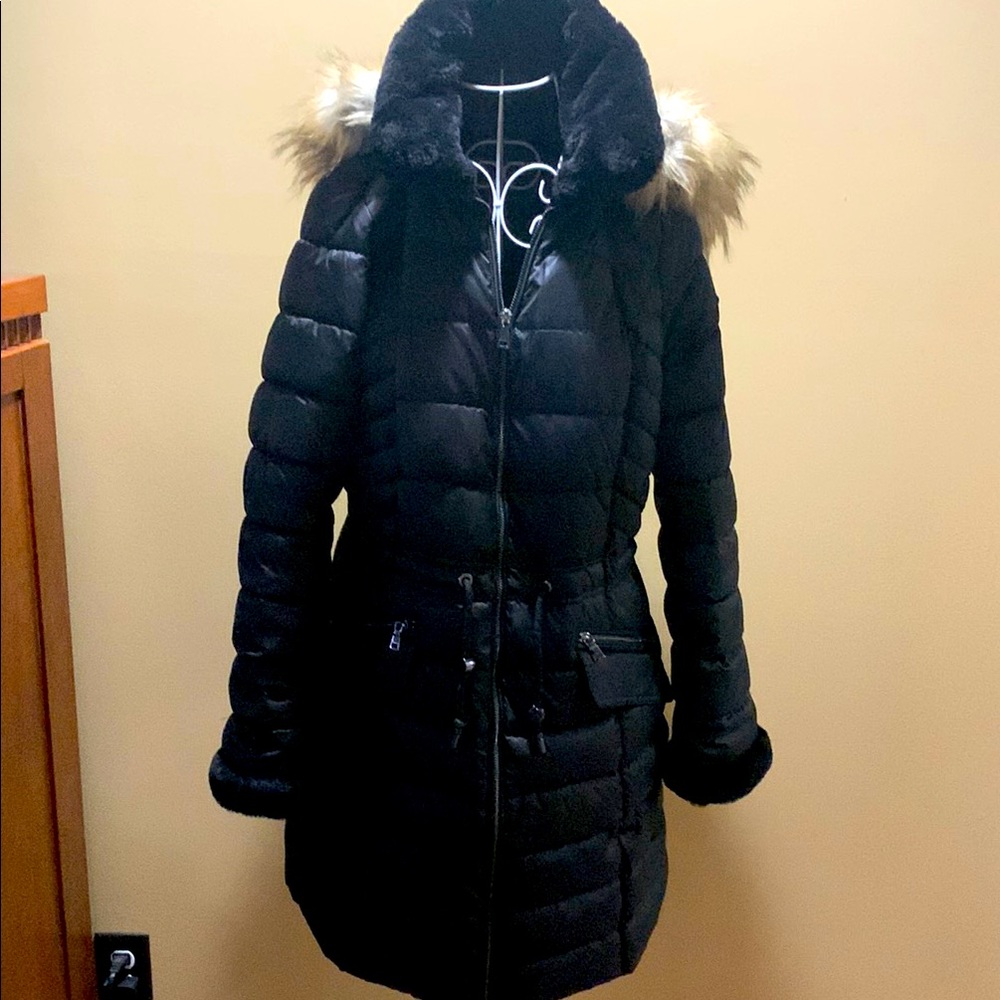 Women's Black Puffer Coat with Faux Fur Trim